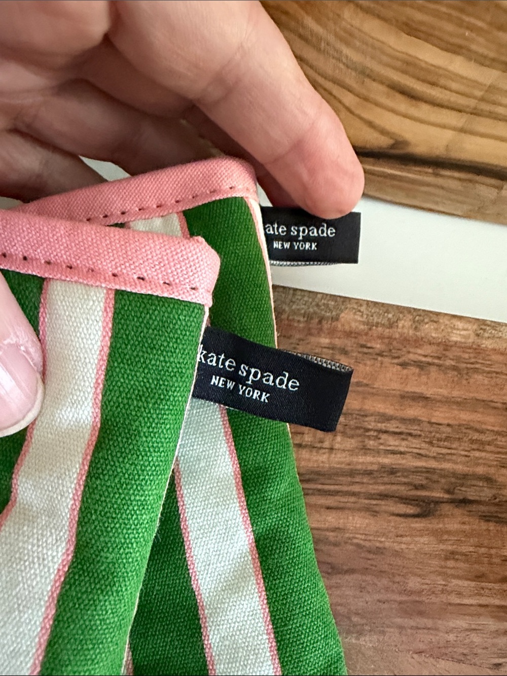 Kate Spade New York Pink Green Cream and Pink Oven Mitts NWT - Picture 3 of 6
